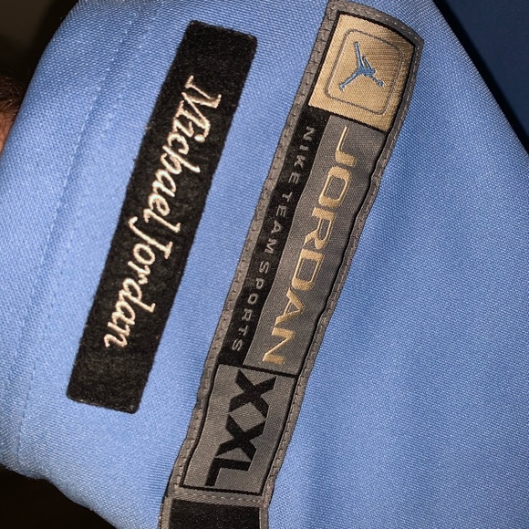 Michael Jordan stitched Jersey - Picture 2 of 3